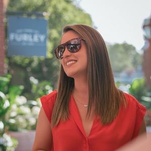 Meet your Posher, Lia